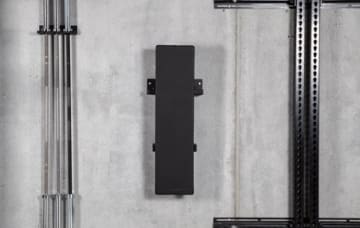 Space-Efficient Wall Storage