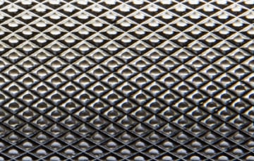 Aggressive, Full-Length Knurling