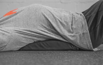 Full extension and contraction of the ab muscles