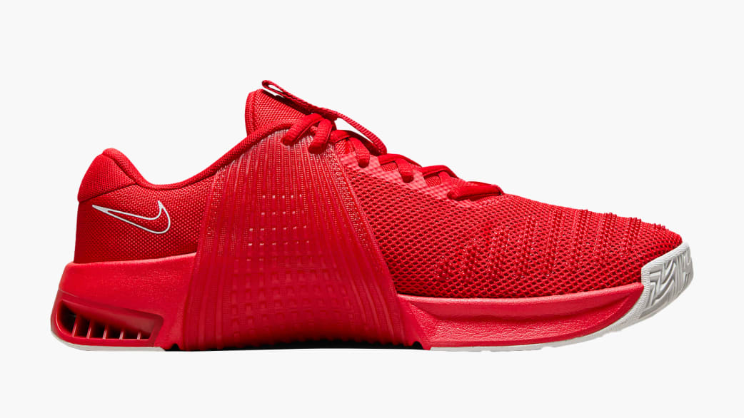 Nike Metcon 9 sneakers in triple red