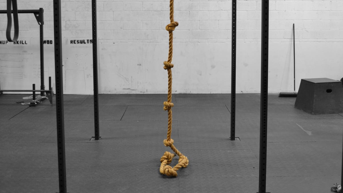 Knotted climbing rope