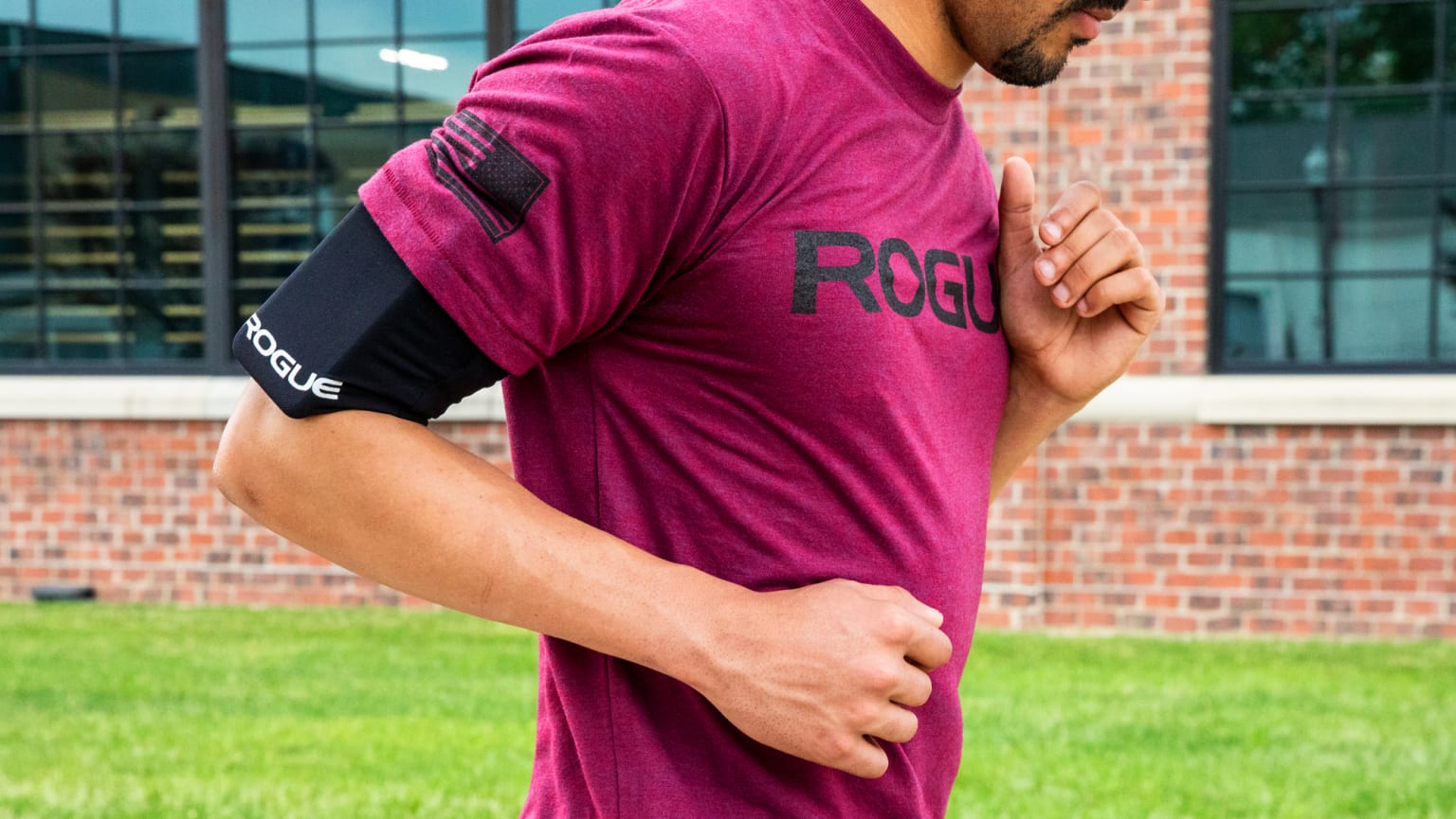 zegen focus Regan Rogue Armband - Black / White | Rogue Fitness