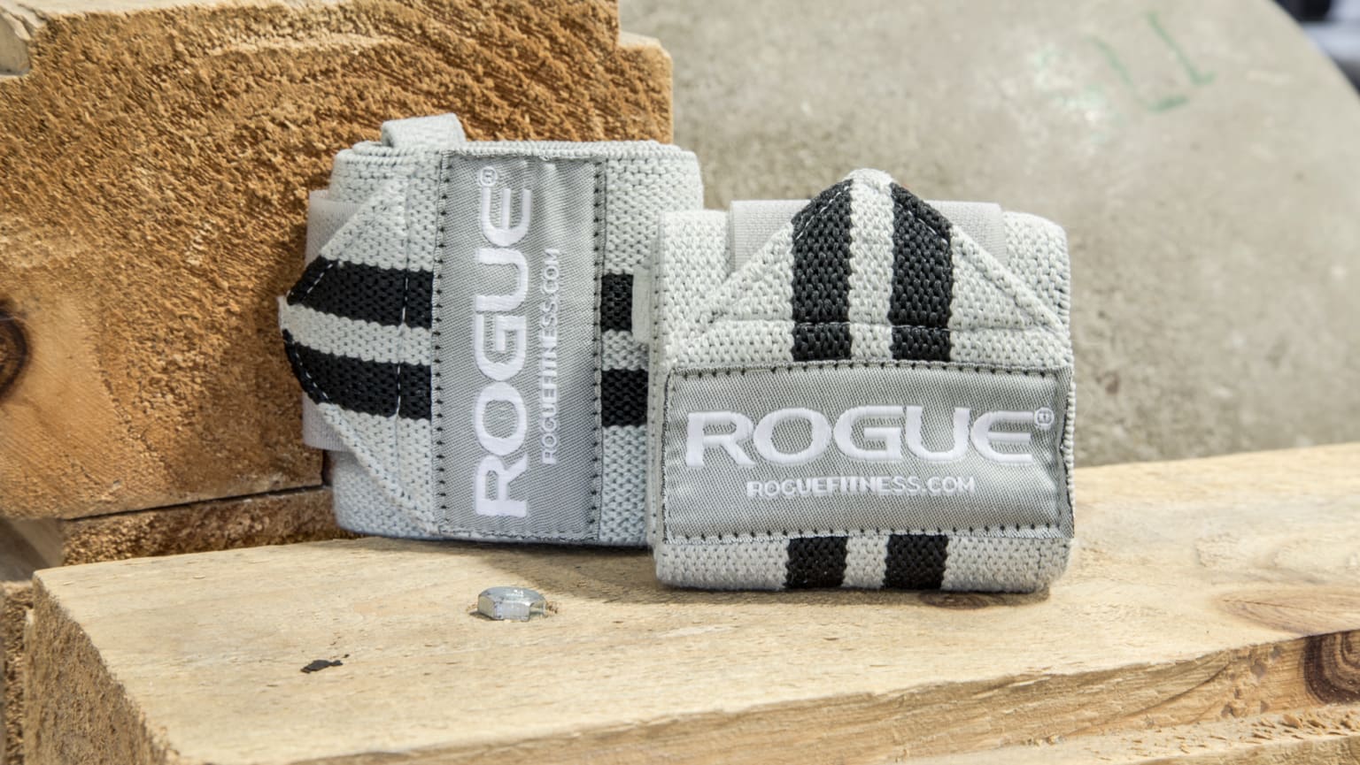 Rogue Fitness Wrist WrapsAvailable in Multiple Colors Black/White 18" 
