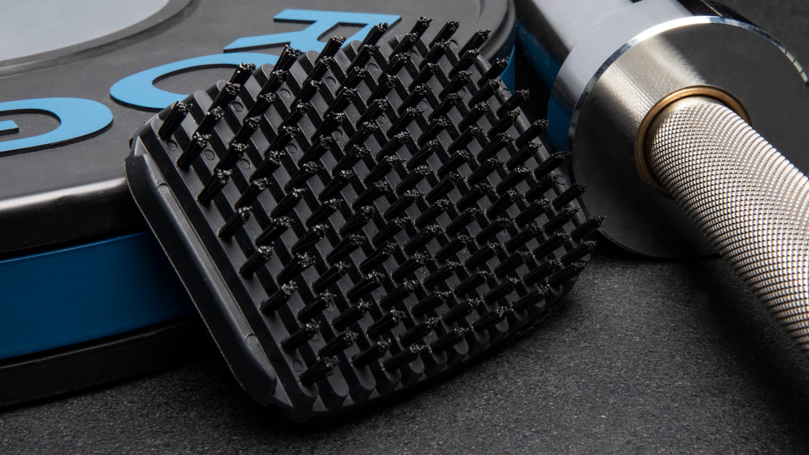 BEST Barbell Brush to Keep Your Gym Clean (360° with Nylon