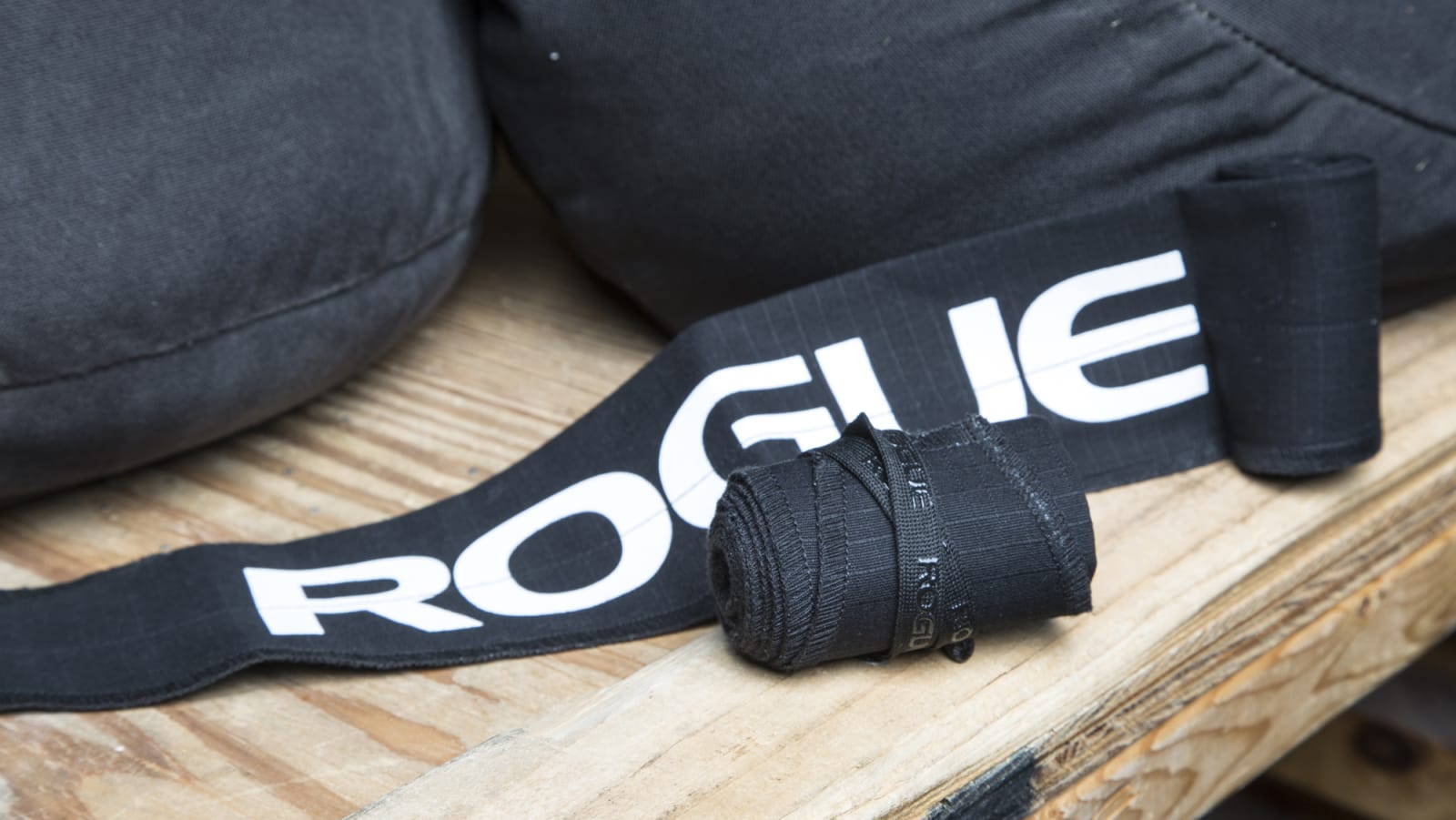 Rogue Wraps Lightweight Strength Wraps - Black | Rogue Fitness