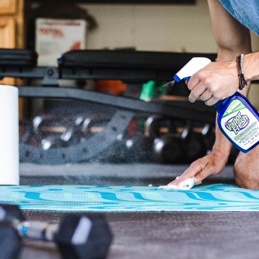 Raw Athletics Vapor Fresh Sports Cleaning Spray - Thumbnail 2