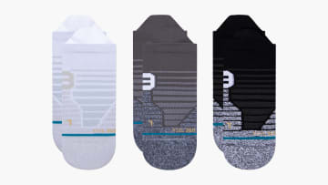 catalog/Apparel/Accessories /Socks/A258C24CAV-WINE/AA258C24CAV-WINE-H_osibpi
