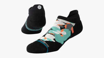 catalog/Apparel/Accessories /Socks/A258C24CEN-BLK/A258C24CEN-BLK-H_md2mf9