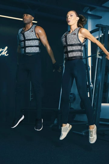 catalog/Bodyweight and Gymnastics/Bodyweight /Weighted Vests/MIRSLIM/MIRSLIM-WEB2_zipl1y