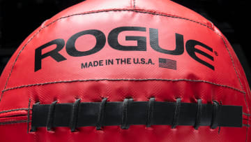 catalog/Conditioning/Strength Equipment/Medicine Balls/RA2313/RA2313-WEB4_w1orcu