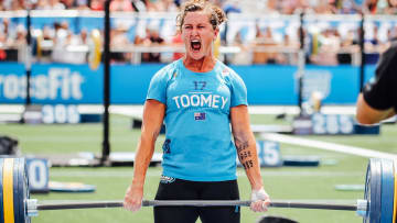 Tia Clair-Toomey deadlifting