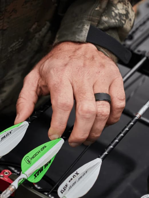 Qalo Men's Black Step Edge Q2X Silicone Ring