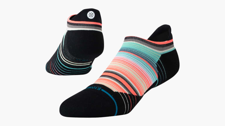 catalog/Apparel/Accessories /Socks/A258C24CEN-BLK/A258C24CEN-BLK-H_md2mf9