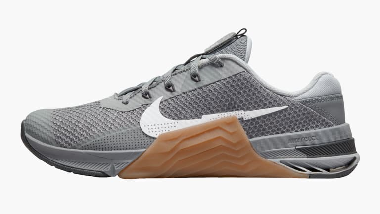 Nike Metcon 7 - Men's - Particle Gray / White / Gum Medium Brown side view shown on a white background