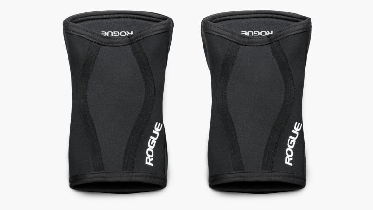 catalog/Zeus Assets/Knee Sleeves/Headers/knee_sleeve_black__back_2_eefulg